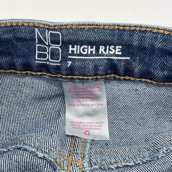 No Boundaries JR Women's High Rise Cuffed Capri Jeans Size 7 Lt Wash - Picture 3 of 9